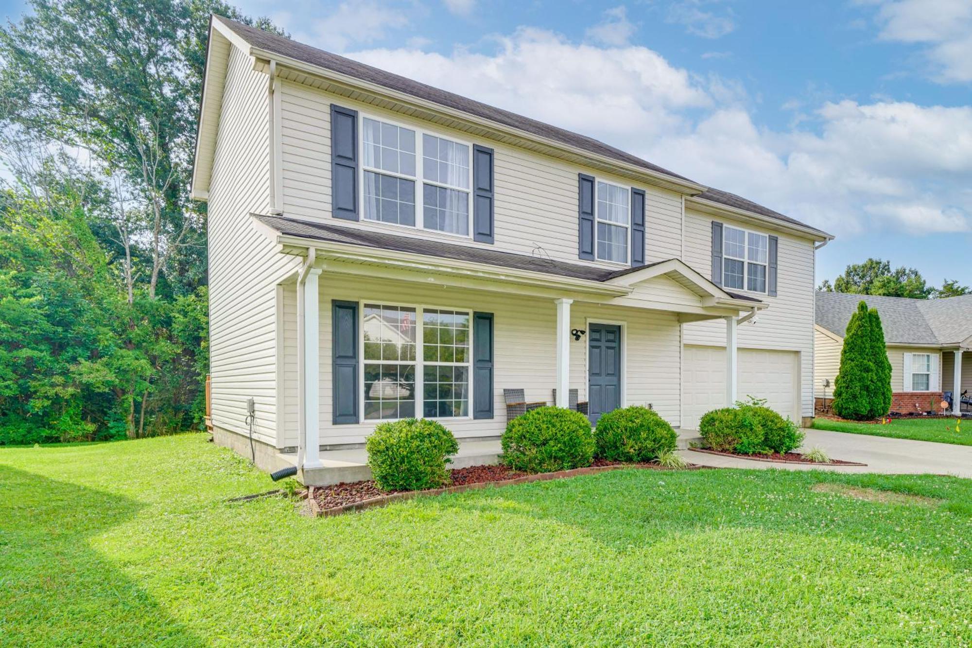 With Large Yard 15 Mi To Downtown! Holiday home *
