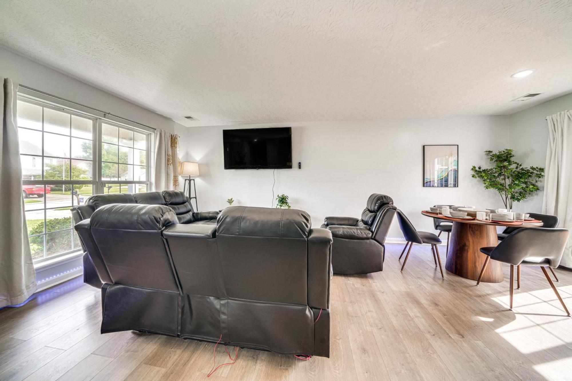 With Large Yard 15 Mi To Downtown! * Louisville